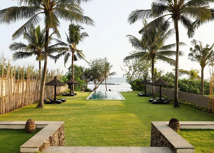 Black - Absolute Beachfront Escape