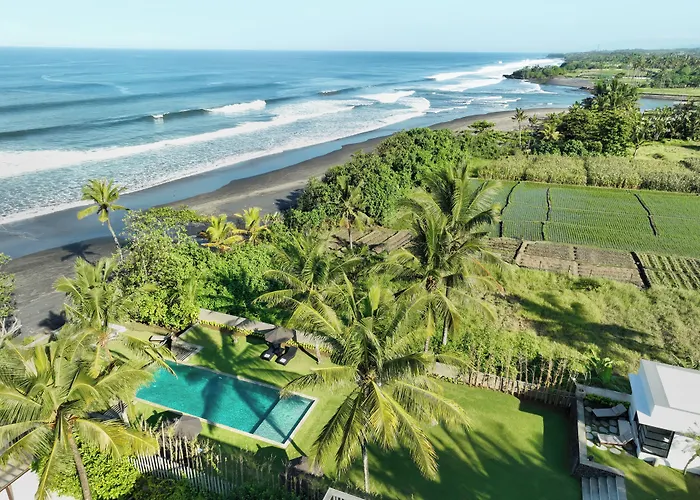 Black - Absolute Beachfront Escape Casa de hóspedes